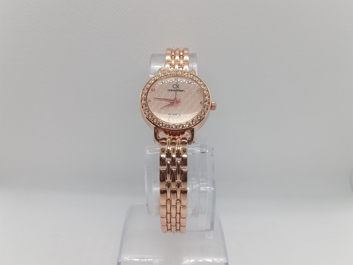 Rose Radiance Ladies Watch – Textured Rose Dial, Rose-Gold Bracelet, Crystal Bezel, Elegant Design