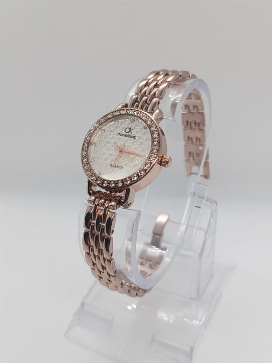 Bronze Elegance Ladies Watch – White Dial, Bronze-Tone Bracelet, Crystal Bezel, Classic Women’s Timepiece