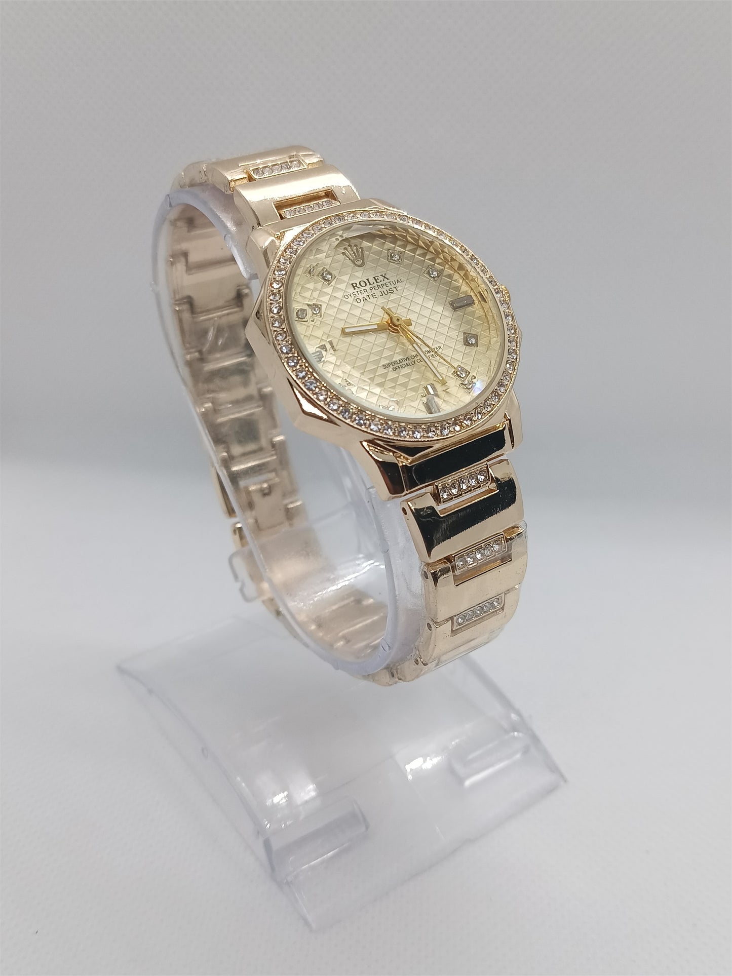 Royal Charm Ladies Watch – Gold Stainless Chain, Crystal Bezel, Textured Dial
