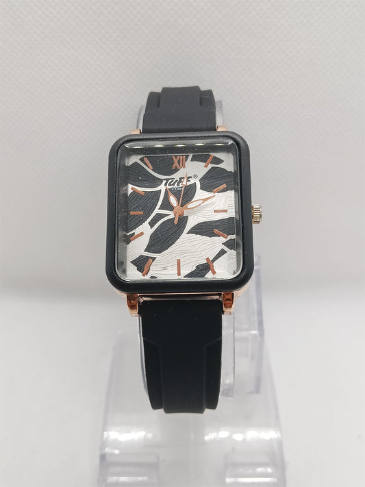 Midnight Marble Square – Sleek Black Modernist