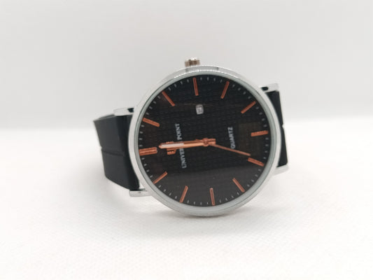 Black Dial Minimal Men's Watch with Magnetic Strap