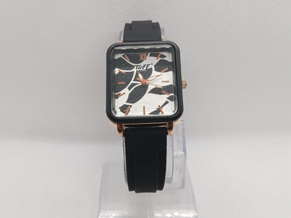 Midnight Marble Square – Sleek Black Modernist