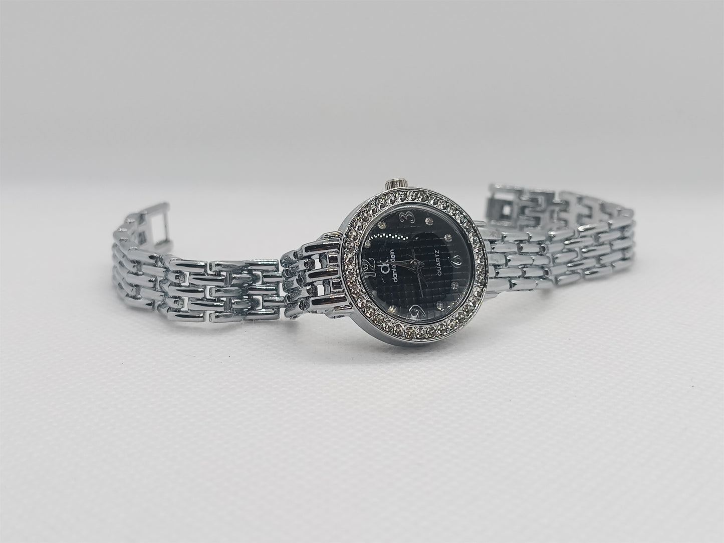 Luxe Charm Ladies Watch – Silver Stainless Bracelet, Crystal Bezel, Black Dial