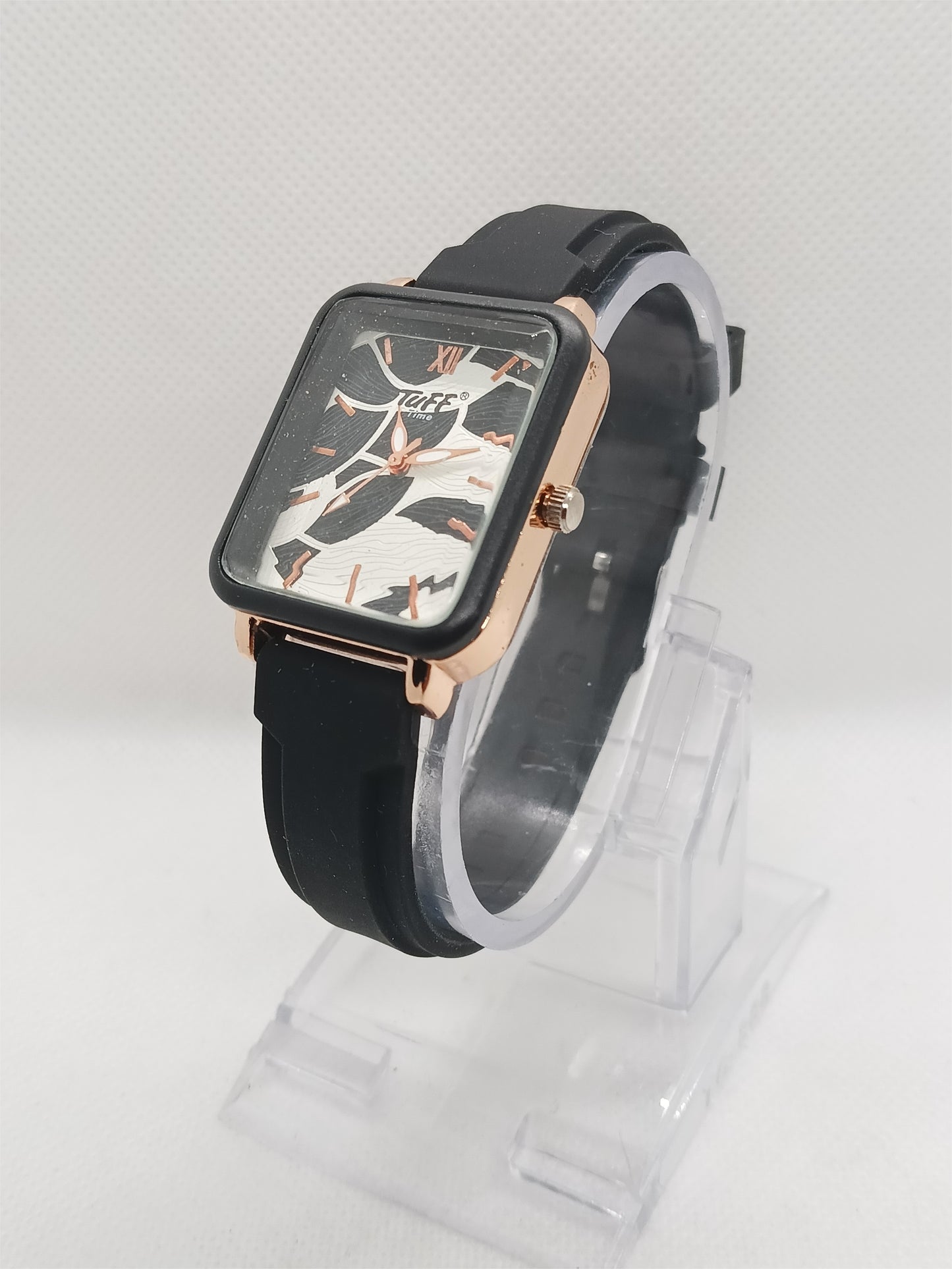 Midnight Marble Square – Sleek Black Modernist