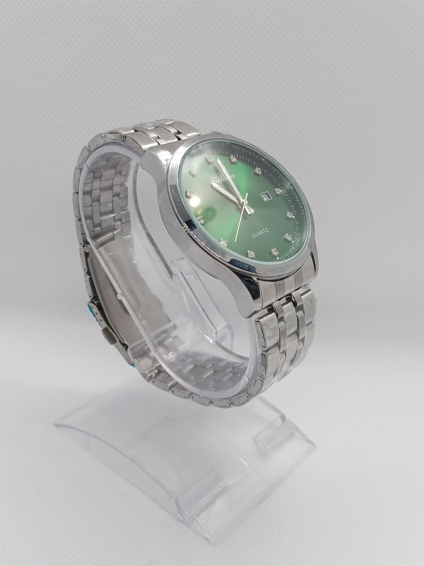 Green Luxury Dial Men’s Watch – Silver Stainless Steel Chain, Date Display, Water Resistant