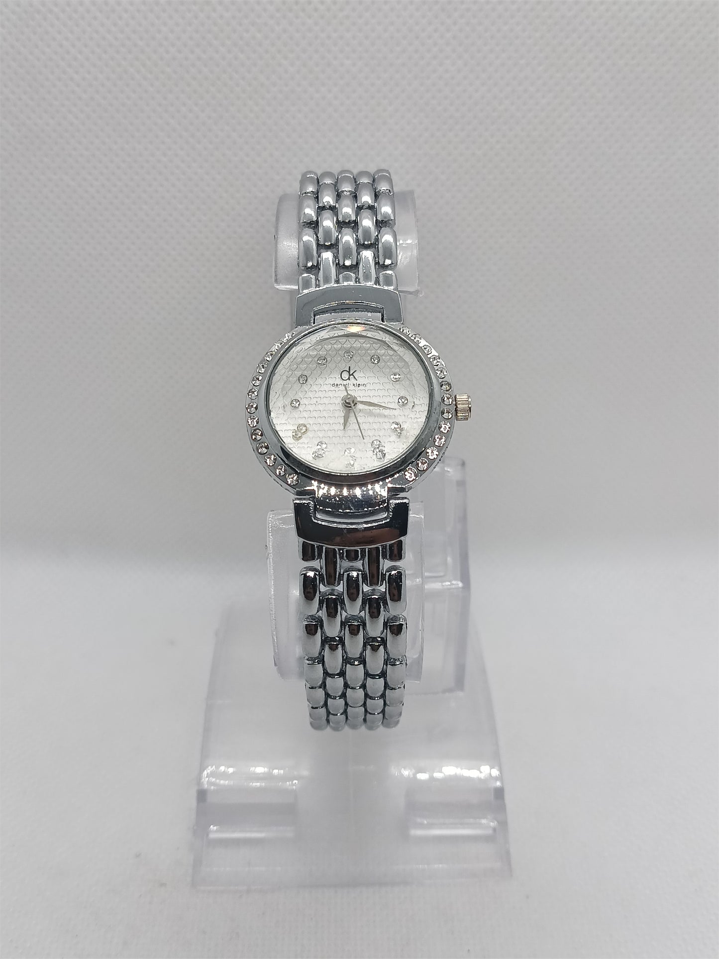 Ladies’ Silver Chain Watch with White Dial
