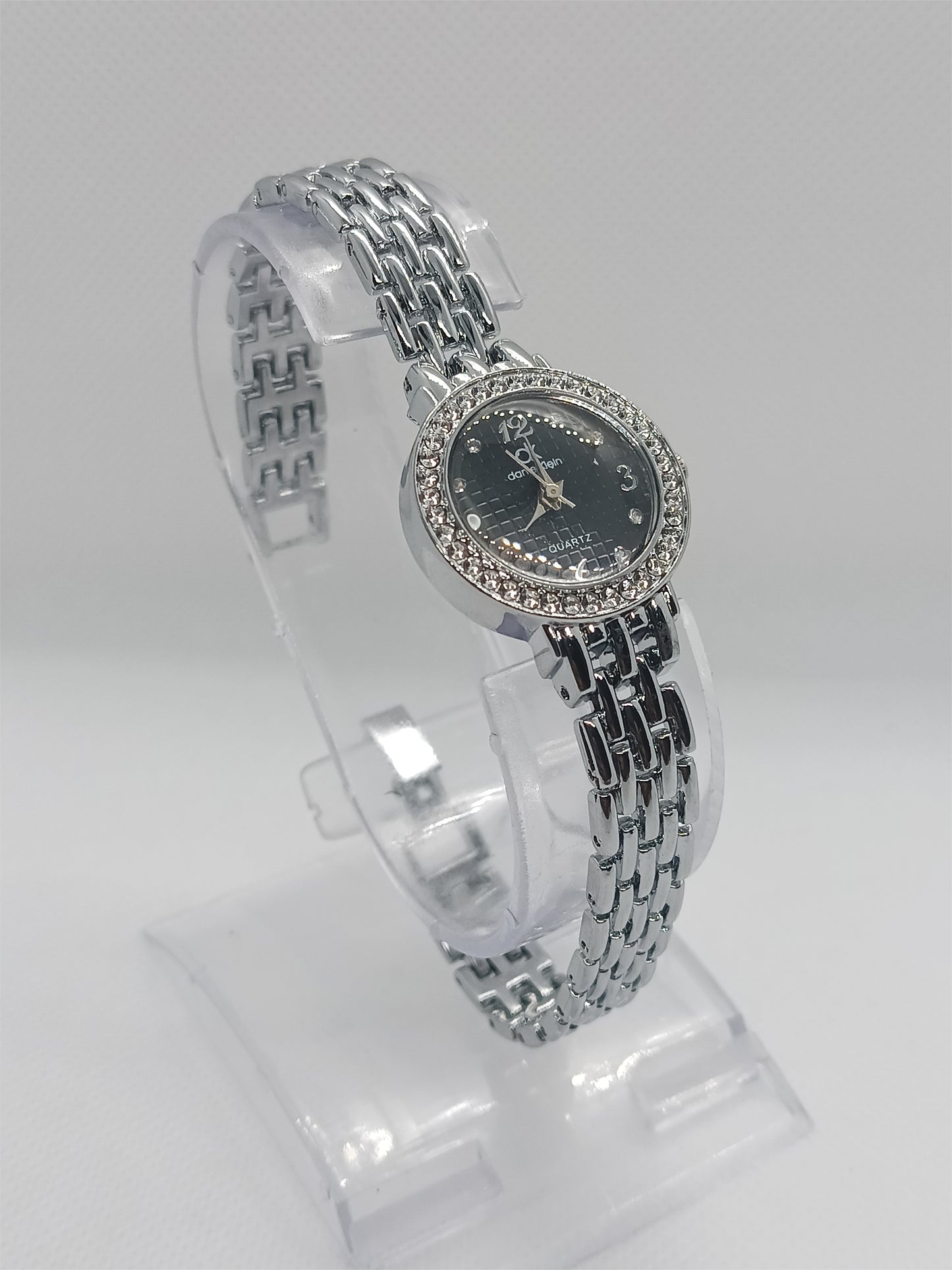 Luxe Charm Ladies Watch – Silver Stainless Bracelet, Crystal Bezel, Black Dial