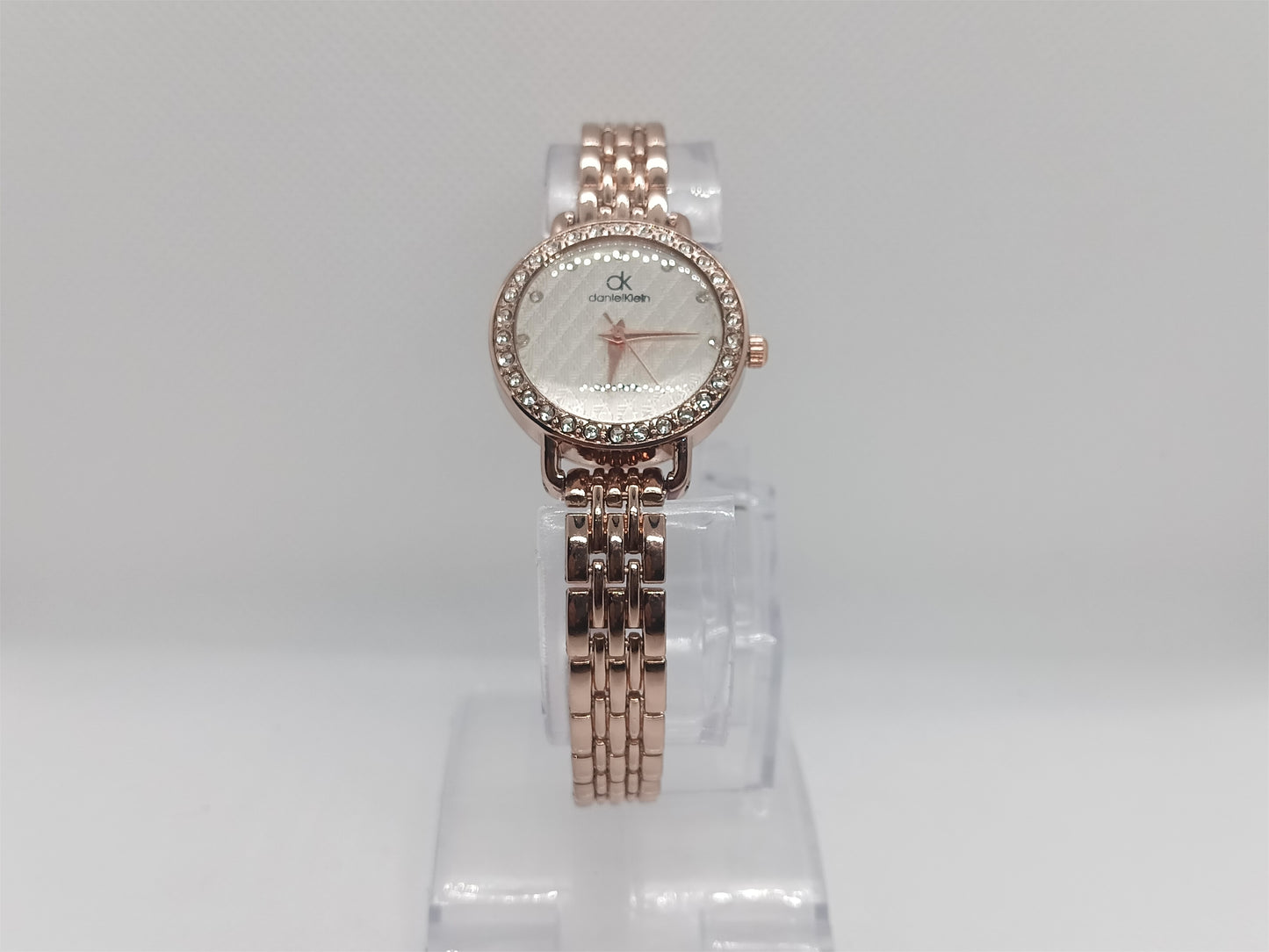 Bronze Elegance Ladies Watch – White Dial, Bronze-Tone Bracelet, Crystal Bezel, Classic Women’s Timepiece