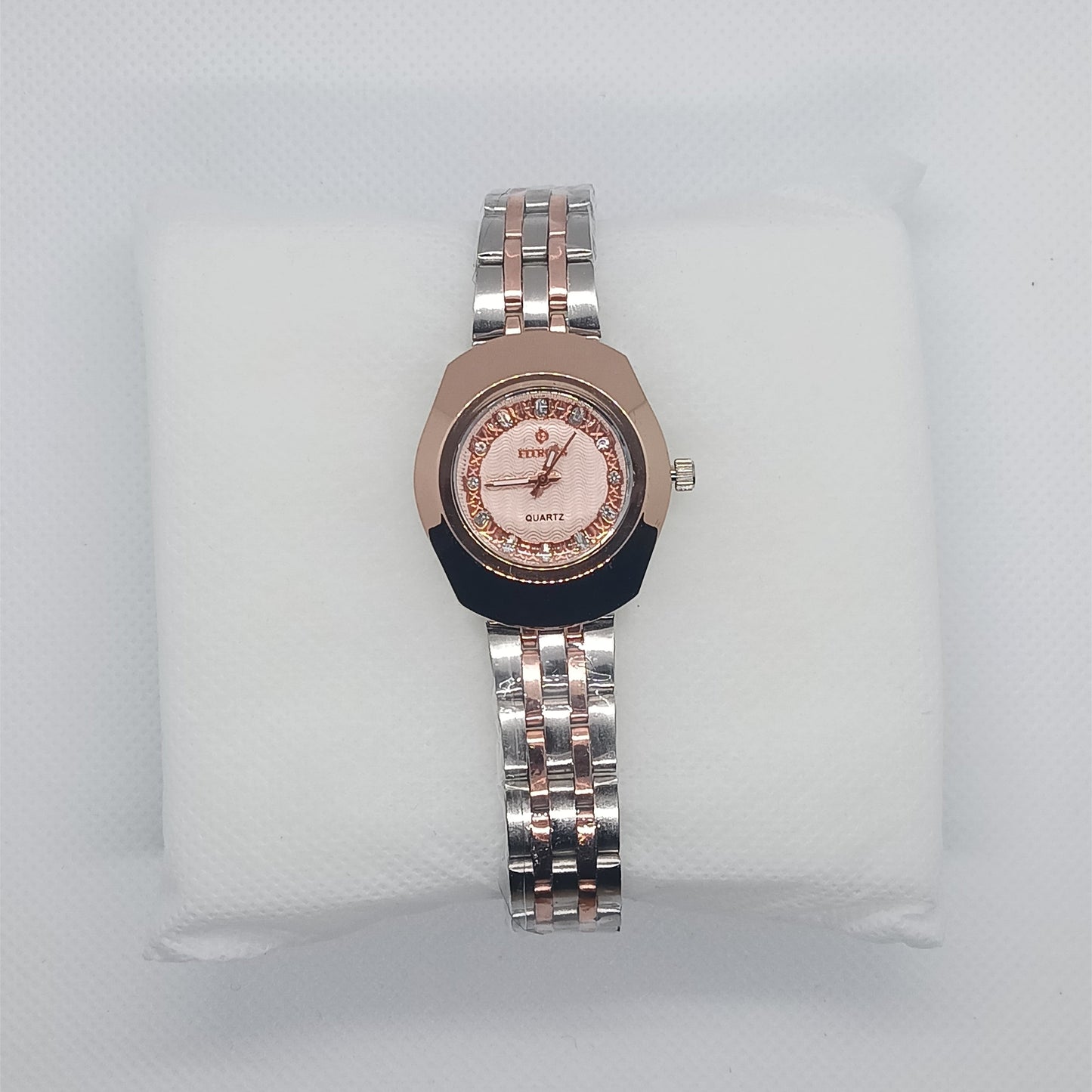 Timeless Ladies’ Watch – Rose Gold Bezel & Rose Dial