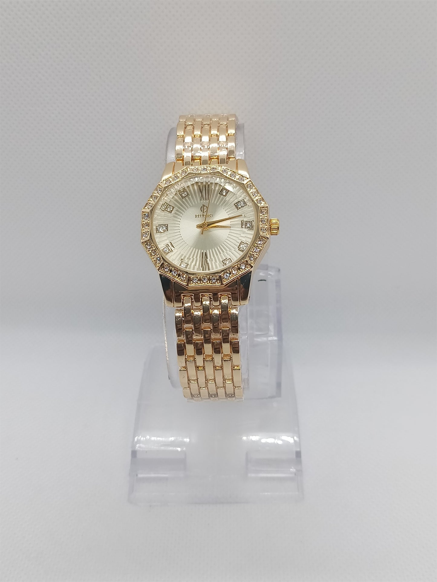 Golden Aura Ladies Watch – Premium Gold Chain, Crystal Accent, Radiant Champagne Dial
