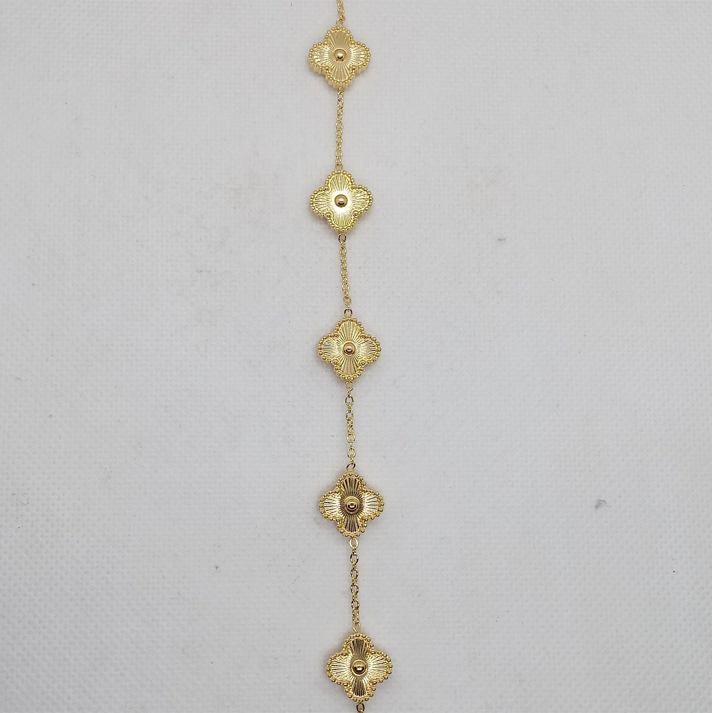 Minimal Clover Drop Gold Bracelet