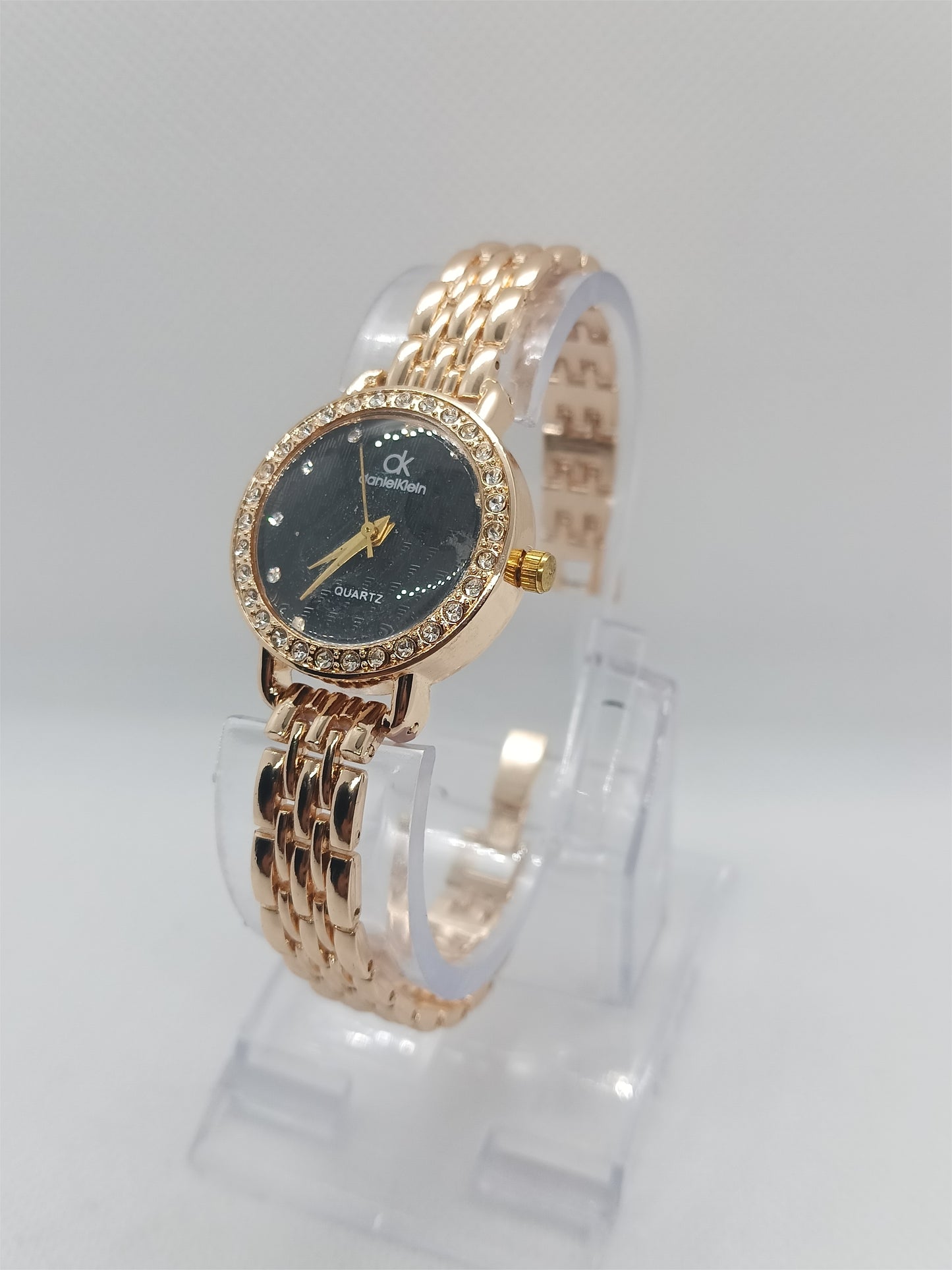Midnight Aura Ladies Watch – Black Dial, Gold Bracelet, Crystal Bezel, Premium Design