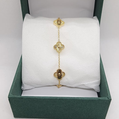 Minimal Clover Drop Gold Bracelet