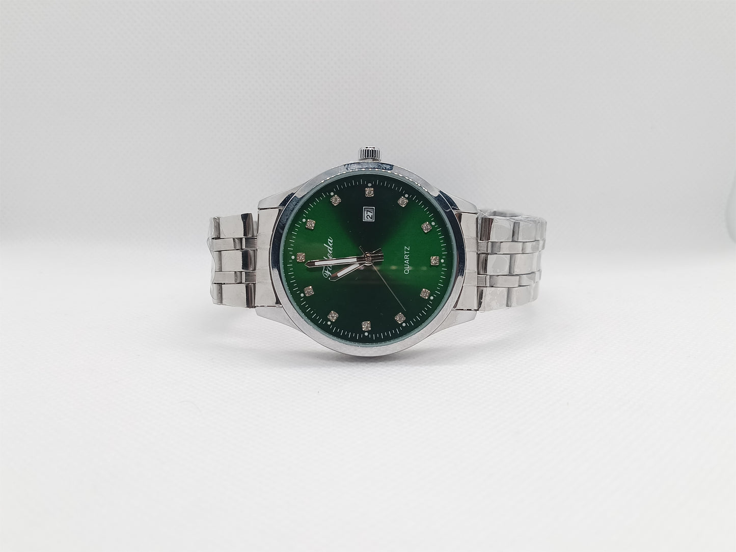 Green Luxury Dial Men’s Watch – Silver Stainless Steel Chain, Date Display, Water Resistant