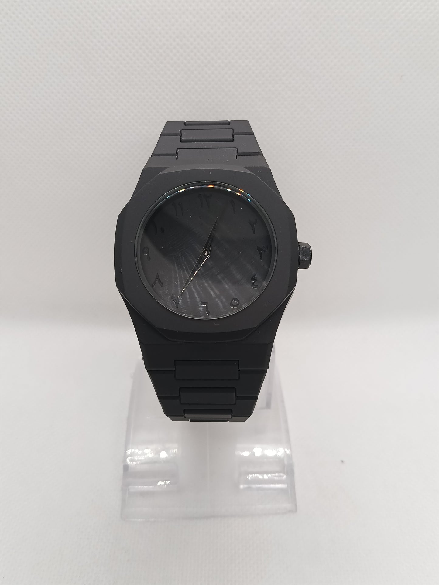 Black Arabic Aura – Midnight Minimal Elegance