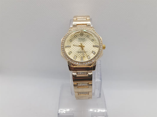 Royal Charm Ladies Watch – Gold Stainless Chain, Crystal Bezel, Textured Dial