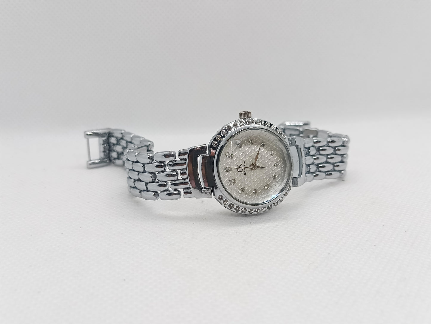 Ladies’ Silver Chain Watch with White Dial