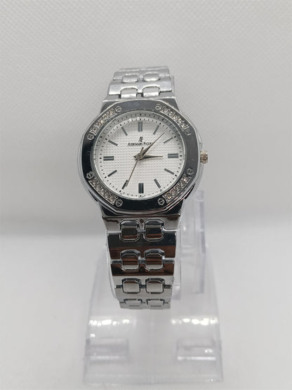 Silver Dial Women’s Watch with Classic Metallic Link Strap