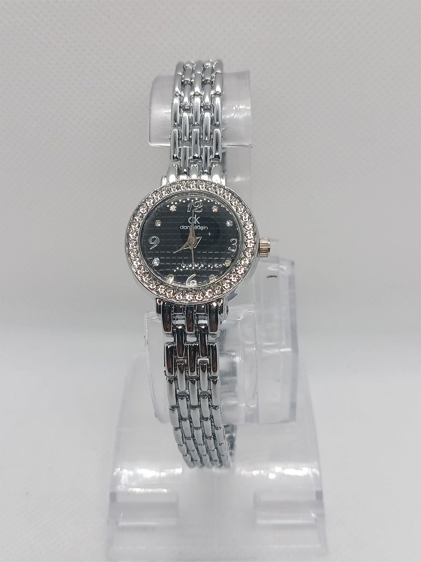 Luxe Charm Ladies Watch – Silver Stainless Bracelet, Crystal Bezel, Black Dial