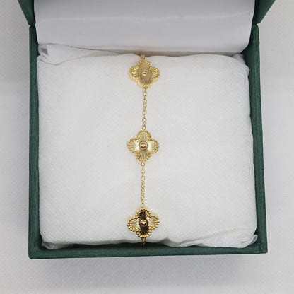Minimal Clover Drop Gold Bracelet