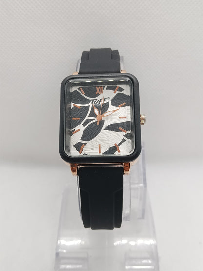 Midnight Marble Square – Sleek Black Modernist