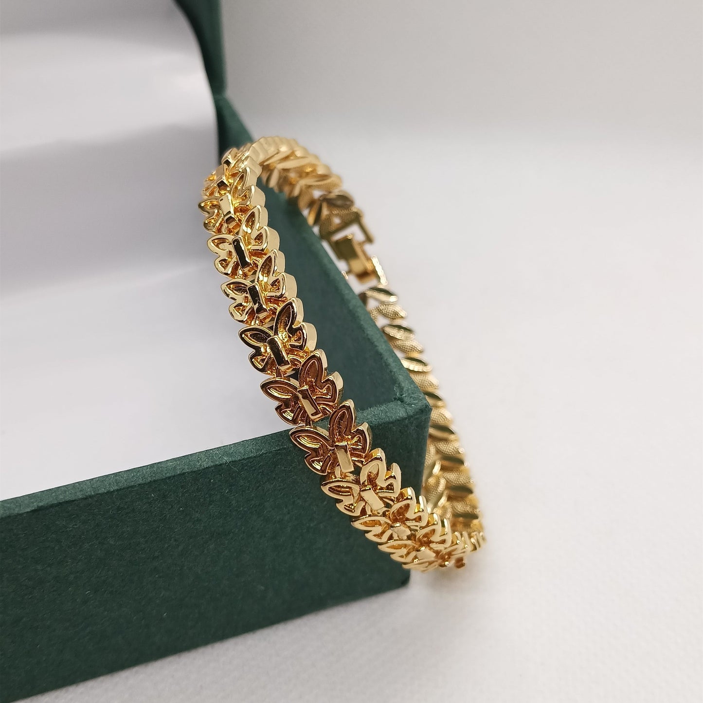 Golden Leaf Pattern Statement Bracelet