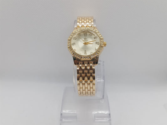 Golden Aura Ladies Watch – Premium Gold Chain, Crystal Accent, Radiant Champagne Dial