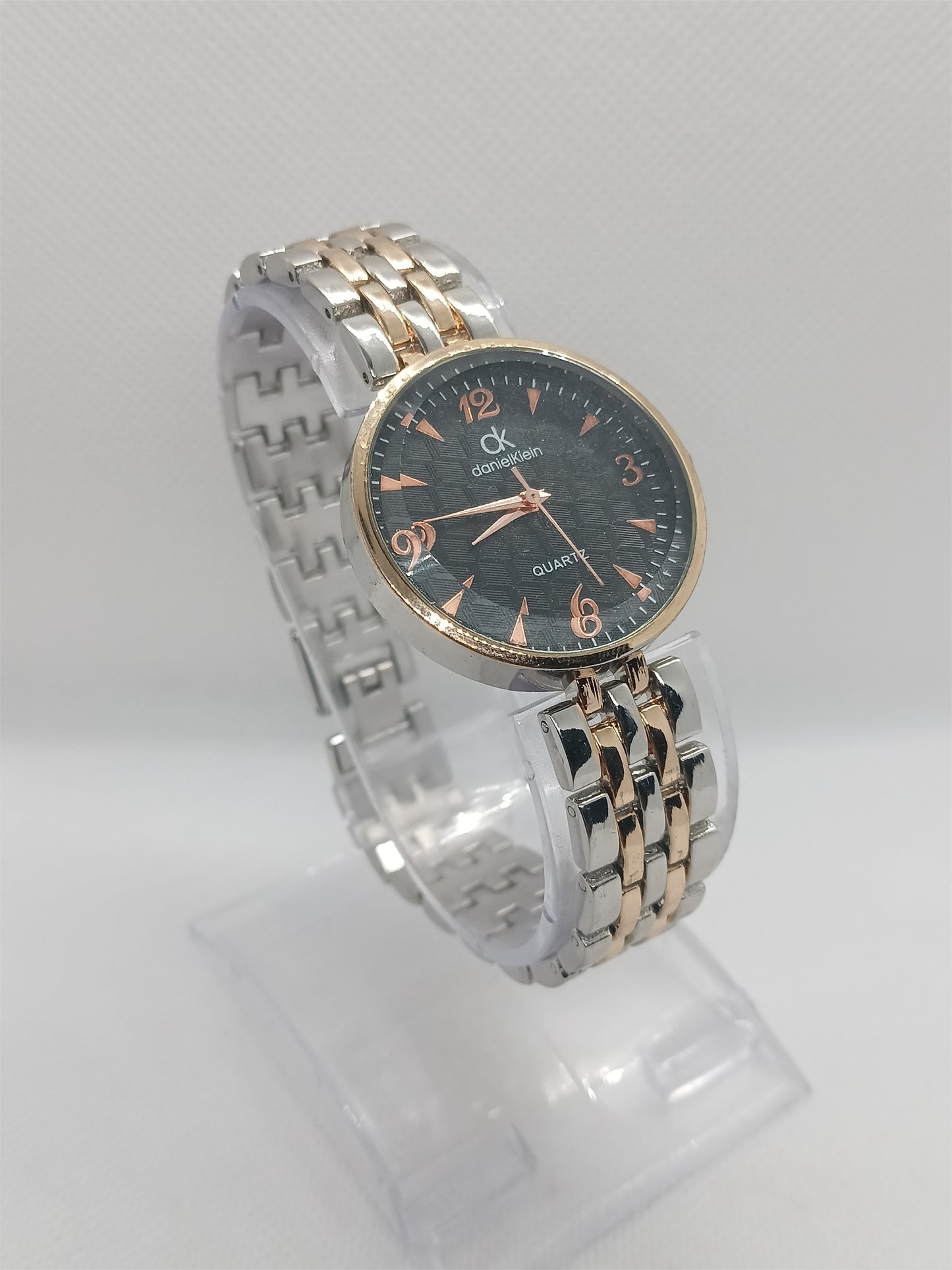 Elegant Black Dial Women’s Watch with Two-Tone Strap