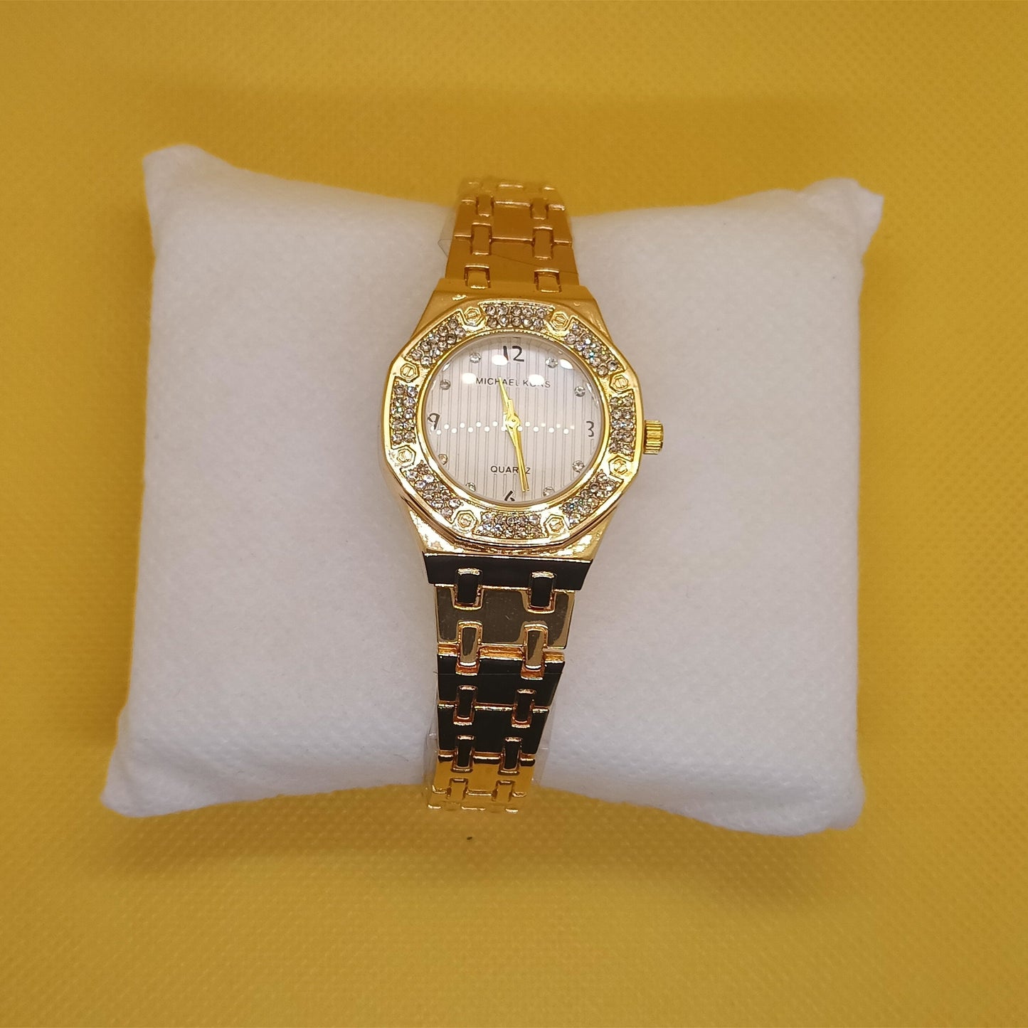Luxury Gold Crystal Ladies Watch – Elegant Bracelet Style