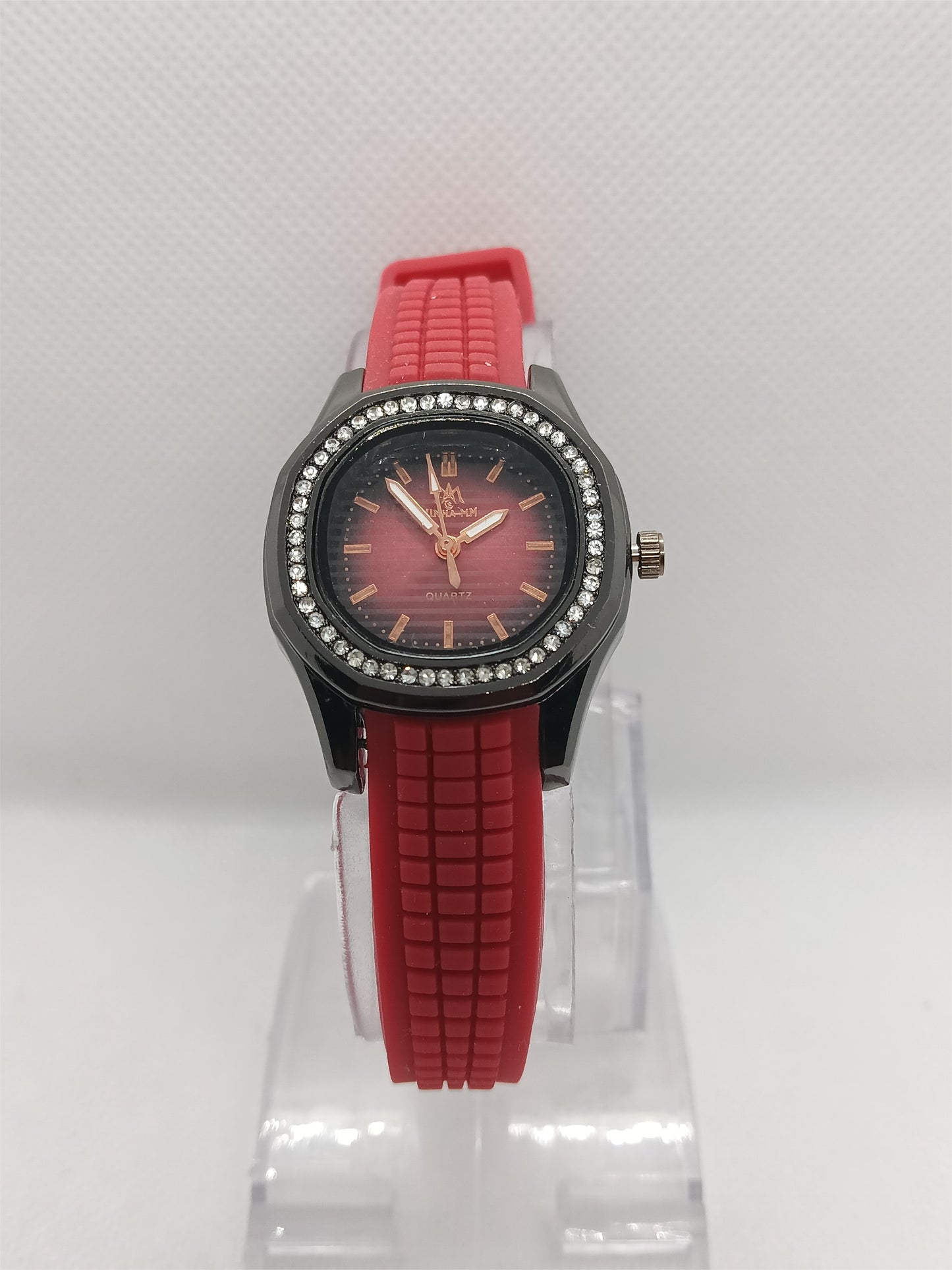 Red Crystal Edge – Bold Rose Radiance