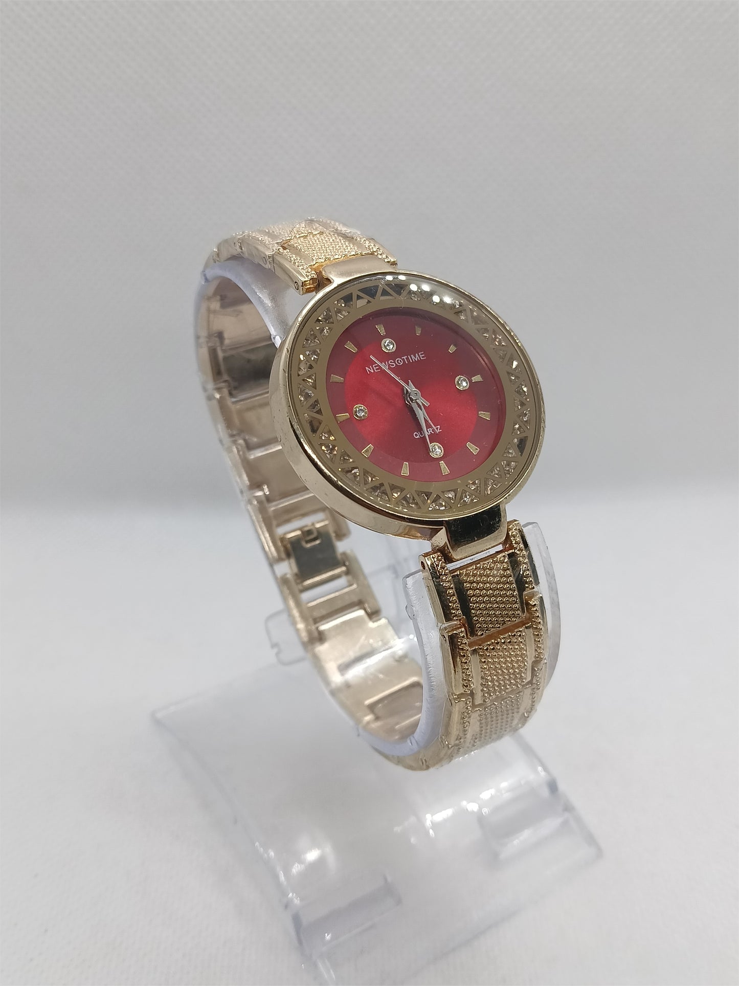 Gold Mesh Ladies Watch – Red Dial
