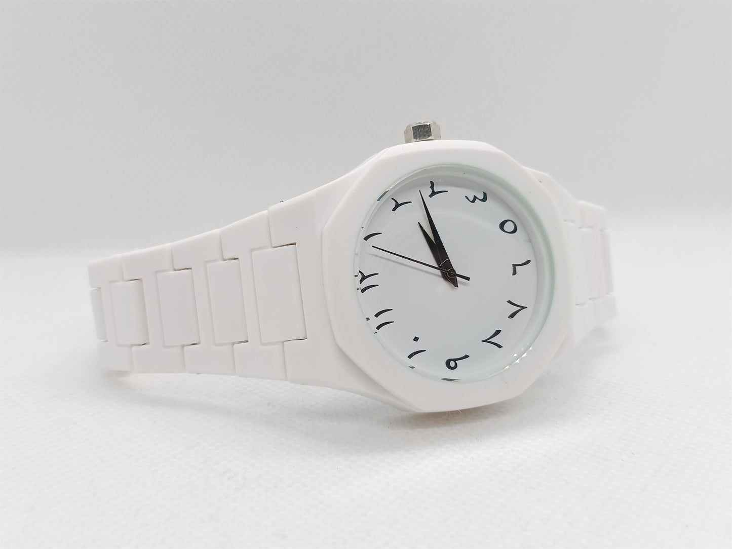White Arabic Aura – Timeless Pure Aesthetic