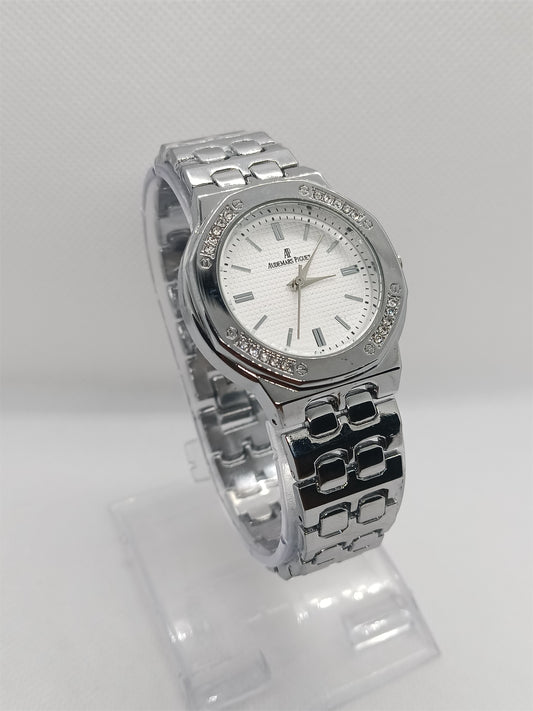 Silver Dial Women’s Watch with Classic Metallic Link Strap